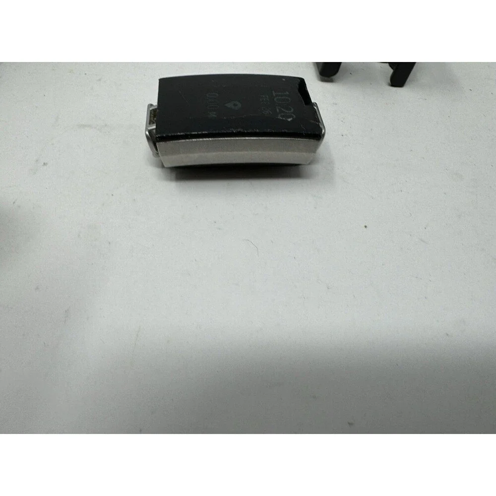 Fitbit Charge 2 Fitness with 2 wrist bands and charger (*Read*)